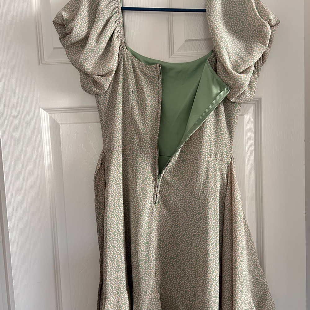 Green Ruffled Tie Front Mini Dress - Picture 5 of 6